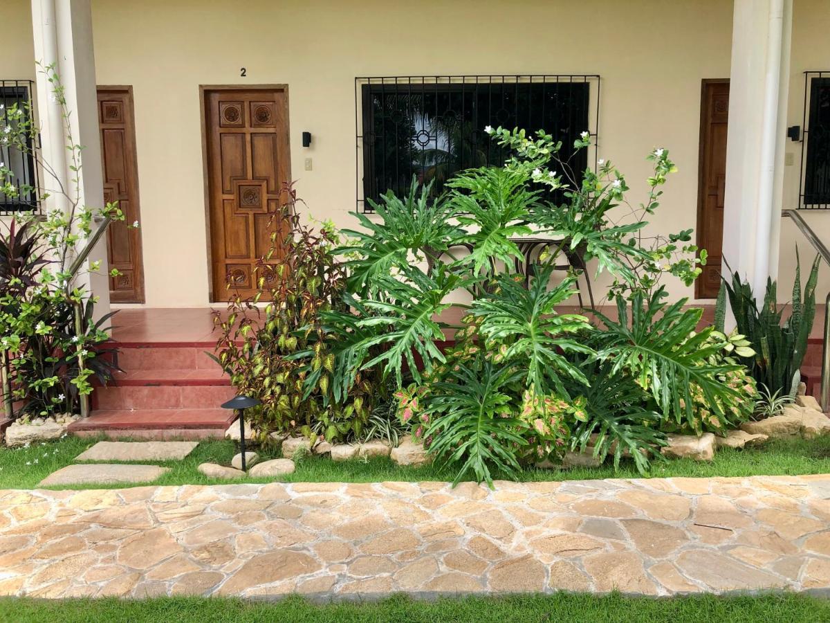 Strutz Art Garden Resort Bangued Exterior foto