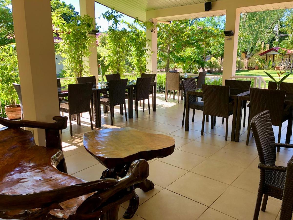 Strutz Art Garden Resort Bangued Exterior foto